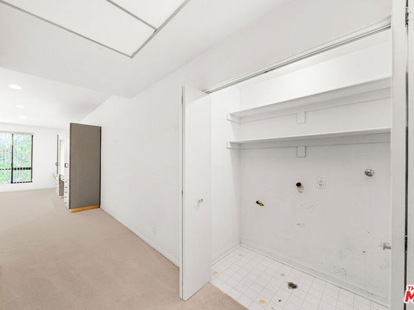 4454 Ventura Canyon Avenue 103, Sherman Oaks CA 91423