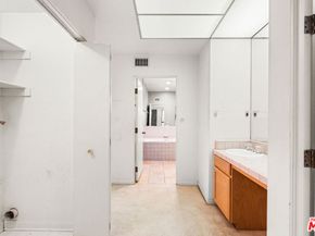 4454 Ventura Canyon Avenue 103, Sherman Oaks CA 91423