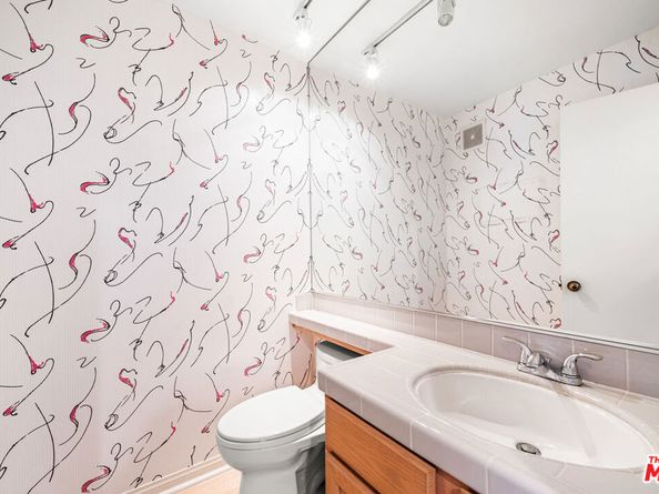 4454 Ventura Canyon Avenue 103, Sherman Oaks CA 91423