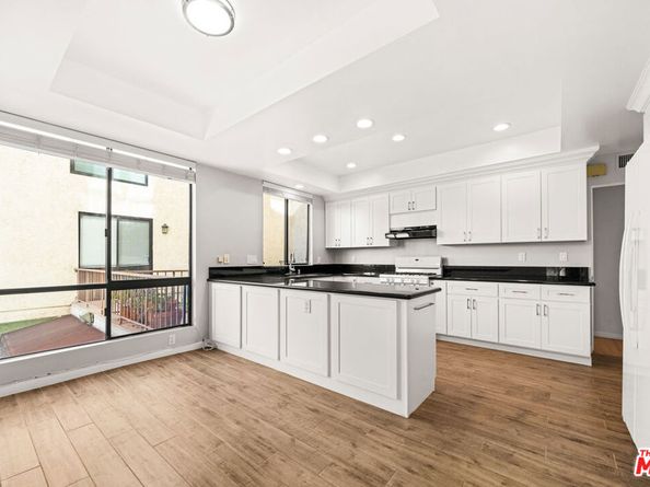 4454 Ventura Canyon Avenue 103, Sherman Oaks CA 91423