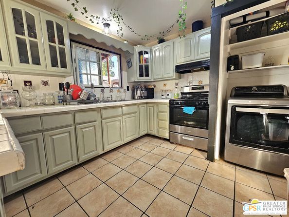 635 E Matchwood Place, Azusa CA 91702