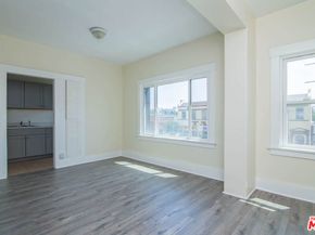 4015 W Olympic Boulevard, Los Angeles CA 90019