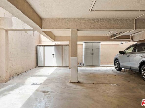 933 11th Street 21, Santa Monica CA 90403