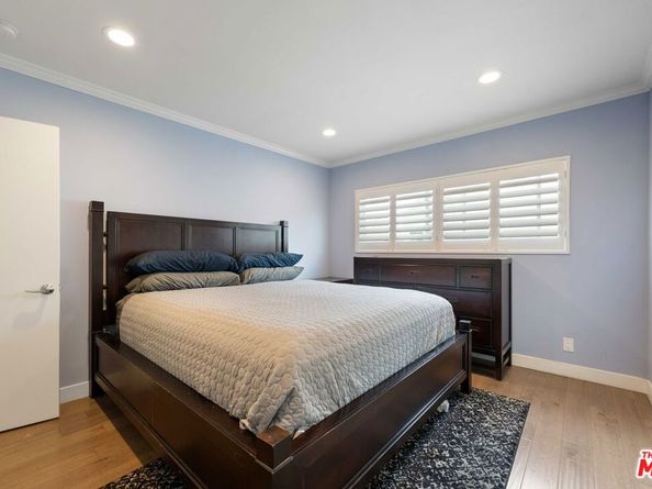 933 11th Street 21, Santa Monica CA 90403