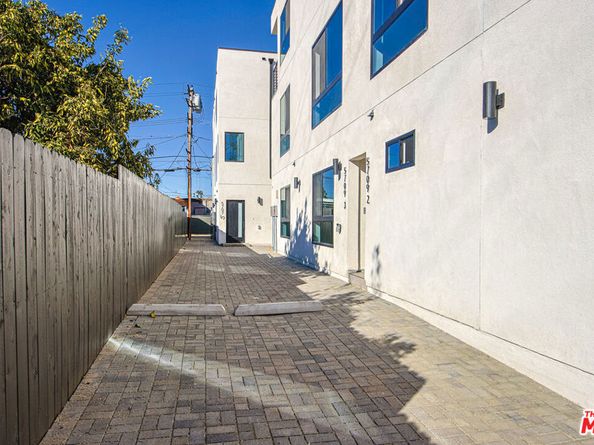 5707 Auckland Avenue, North Hollywood CA 91601