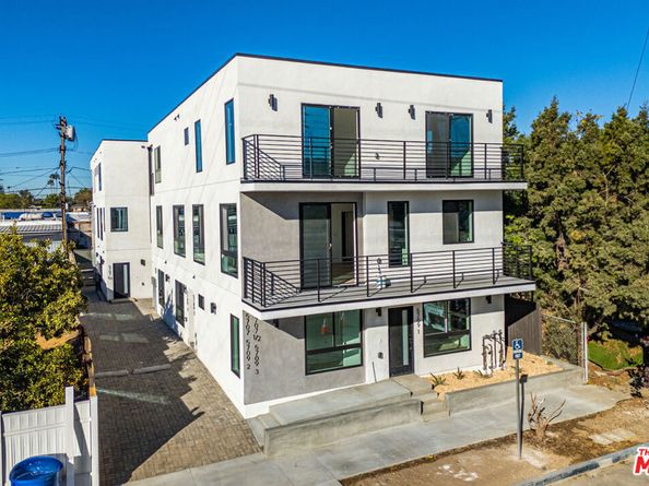 5707 Auckland Avenue, North Hollywood CA 91601