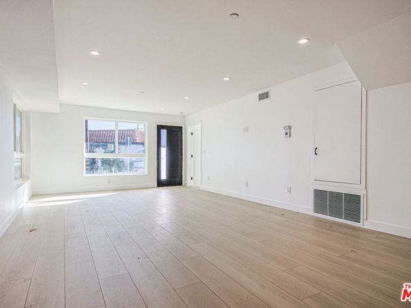 5707 Auckland Avenue, North Hollywood CA 91601