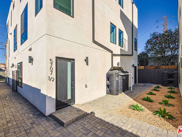 5707 Auckland Avenue, North Hollywood CA 91601