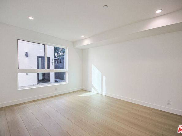 5707 Auckland Avenue, North Hollywood CA 91601