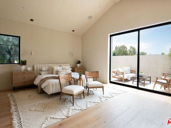 11746 La Maida Street, Valley Village CA 91607