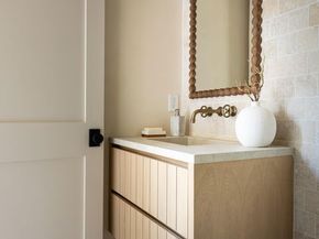 11746 La Maida Street, Valley Village CA 91607