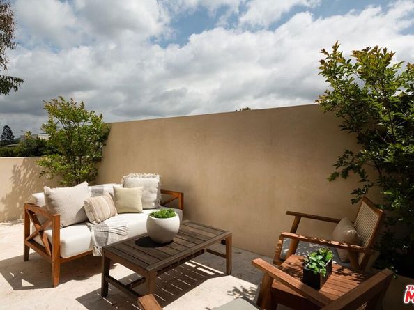 11746 La Maida Street, Valley Village CA 91607