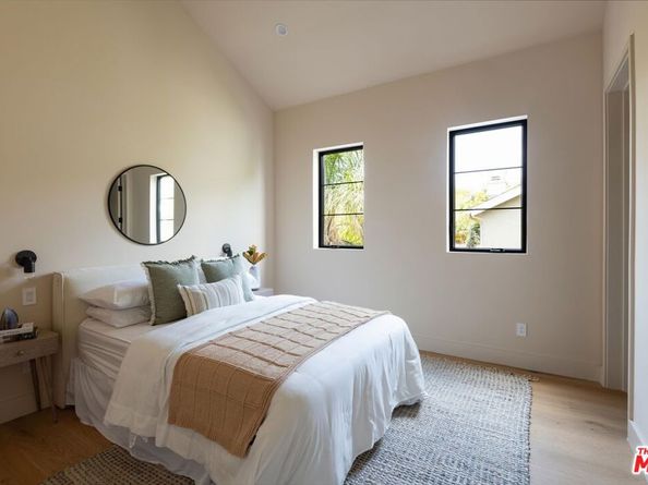 11746 La Maida Street, Valley Village CA 91607