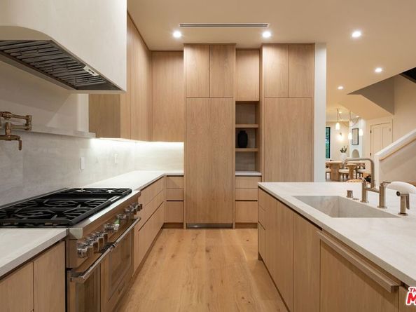 11746 La Maida Street, Valley Village CA 91607