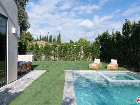 11746 La Maida Street, Valley Village CA 91607