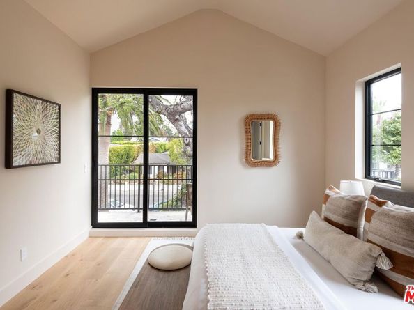 11746 La Maida Street, Valley Village CA 91607