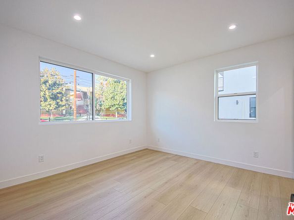 11732 Gilmore Street, North Hollywood CA 91606