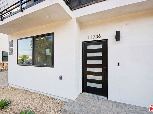 11732 Gilmore Street, North Hollywood CA 91606