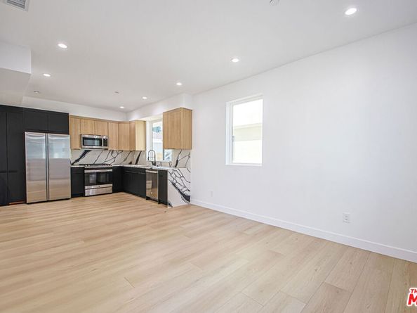 11732 Gilmore Street, North Hollywood CA 91606