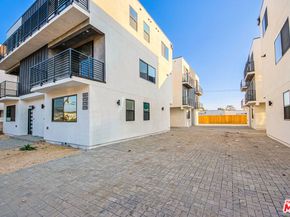 11732 Gilmore Street, North Hollywood CA 91606