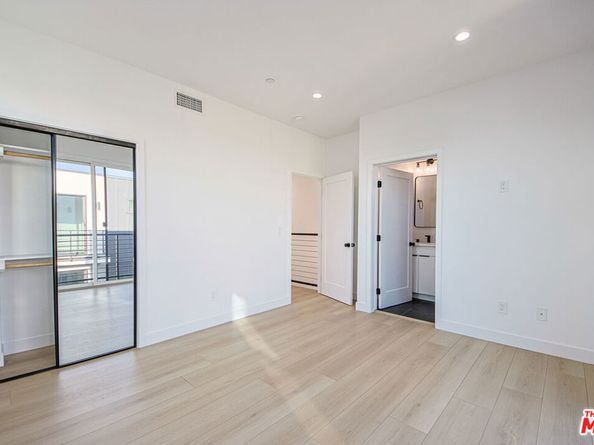 11732 Gilmore Street, North Hollywood CA 91606