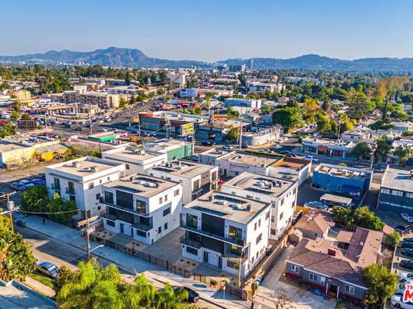 11732 Gilmore Street, North Hollywood CA 91606