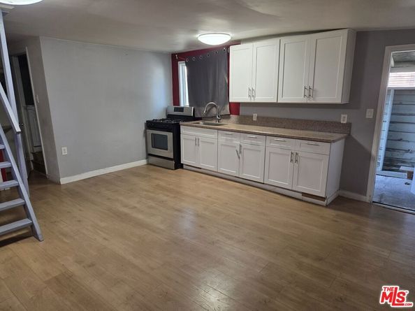 1612 Arlington Avenue, Los Angeles CA 90019