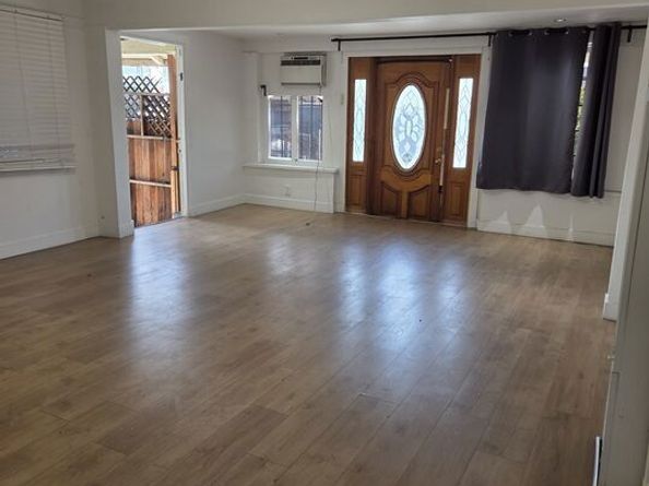 1612 Arlington Avenue, Los Angeles CA 90019