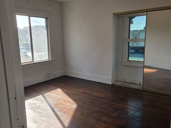 1612 Arlington Avenue, Los Angeles CA 90019