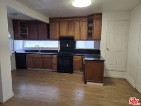 1612 Arlington Avenue, Los Angeles CA 90019