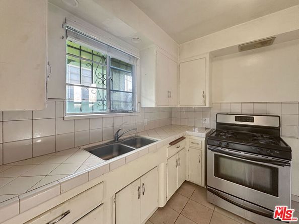 4161 Marlton Avenue, Los Angeles CA 90008