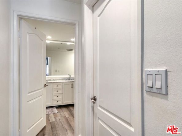 4477 Woodman Avenue 304, Sherman Oaks CA 91423