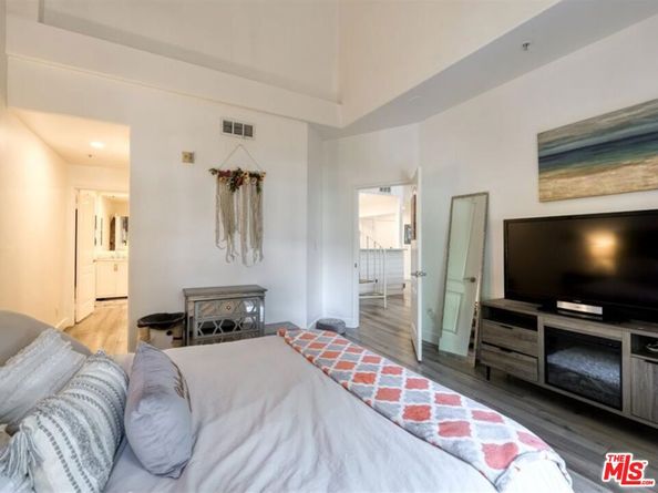 4477 Woodman Avenue 304, Sherman Oaks CA 91423