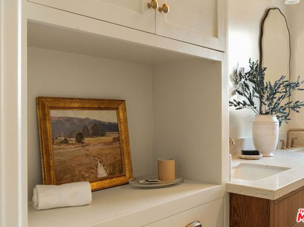 845 S Muirfield Road, Los Angeles CA 90005