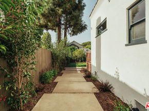 845 S Muirfield Road, Los Angeles CA 90005