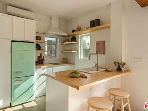 845 S Muirfield Road, Los Angeles CA 90005