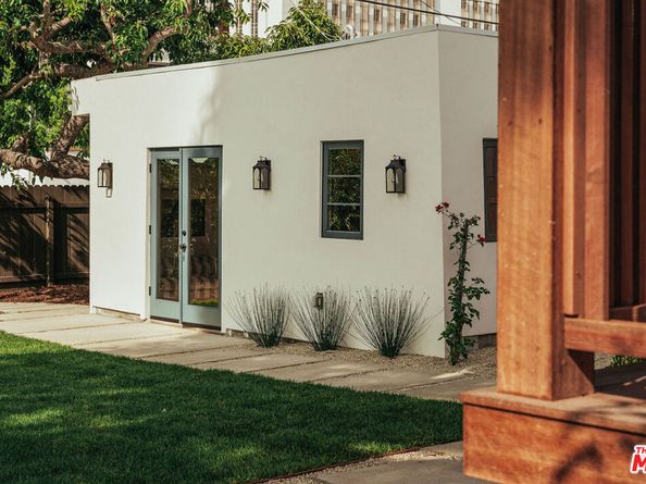 845 S Muirfield Road, Los Angeles CA 90005