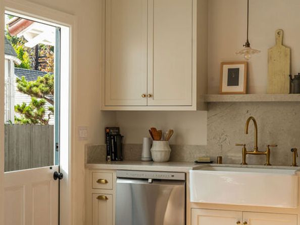 845 S Muirfield Road, Los Angeles CA 90005