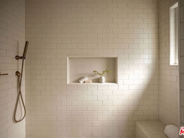 845 S Muirfield Road, Los Angeles CA 90005