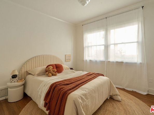 845 S Muirfield Road, Los Angeles CA 90005