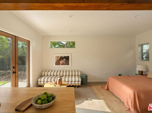 845 S Muirfield Road, Los Angeles CA 90005