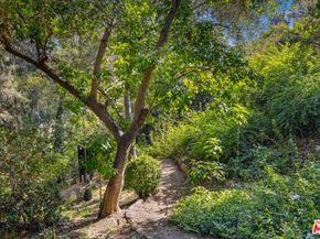 4778 Bonvue Avenue, Los Angeles CA 90027