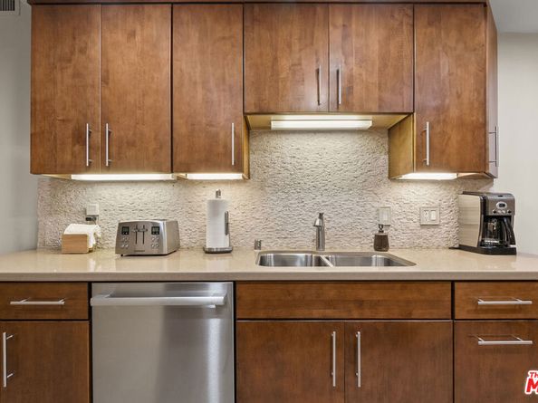 8455 Fountain Avenue 402, West Hollywood CA 90069