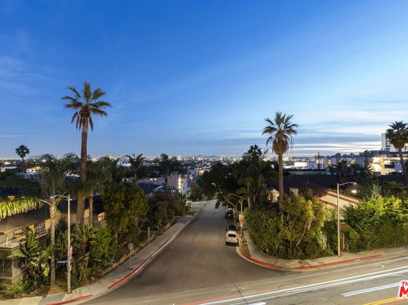 8455 Fountain Avenue 402, West Hollywood CA 90069