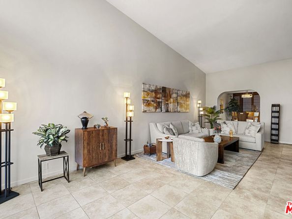 8455 Fountain Avenue 402, West Hollywood CA 90069