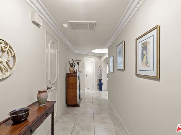 8455 Fountain Avenue 402, West Hollywood CA 90069