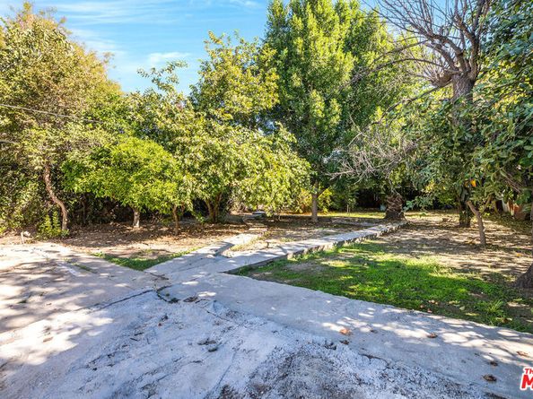 7422 Milwood Avenue, Canoga Park CA 91303