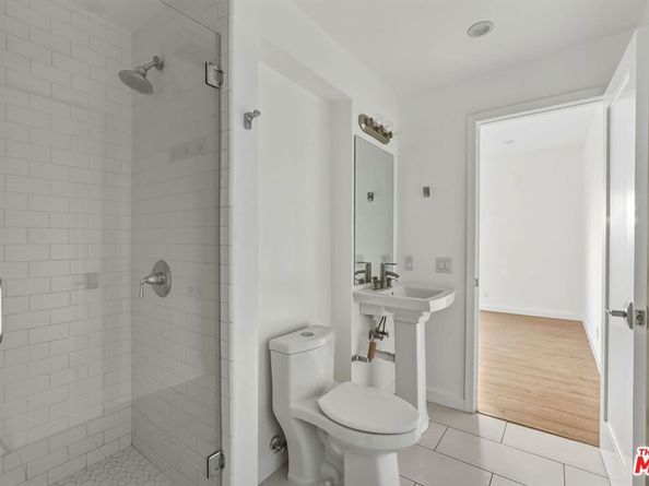 5307 Wilkinson Avenue 10, Valley Village CA 91607