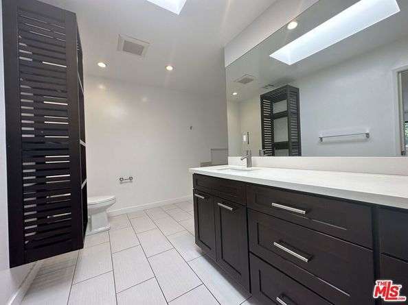 5307 Wilkinson Avenue 10, Valley Village CA 91607