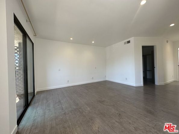 5307 Wilkinson Avenue 10, Valley Village CA 91607